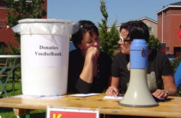 Foto-album, Haagsittard in actie  voor de voedselbank, 10 september 2006